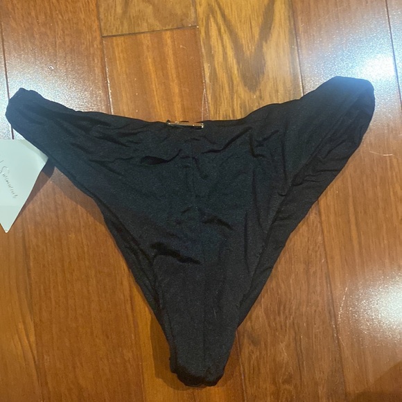 Buff bunny bathing suit bottom - size medium - Picture 3 of 5